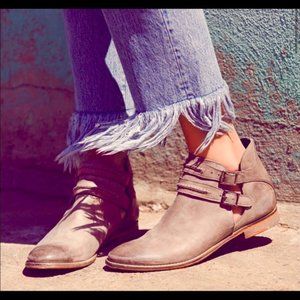 FREE PEOPLE Braeburn Ankle Bootie Tobacco Size 36 / Size 6